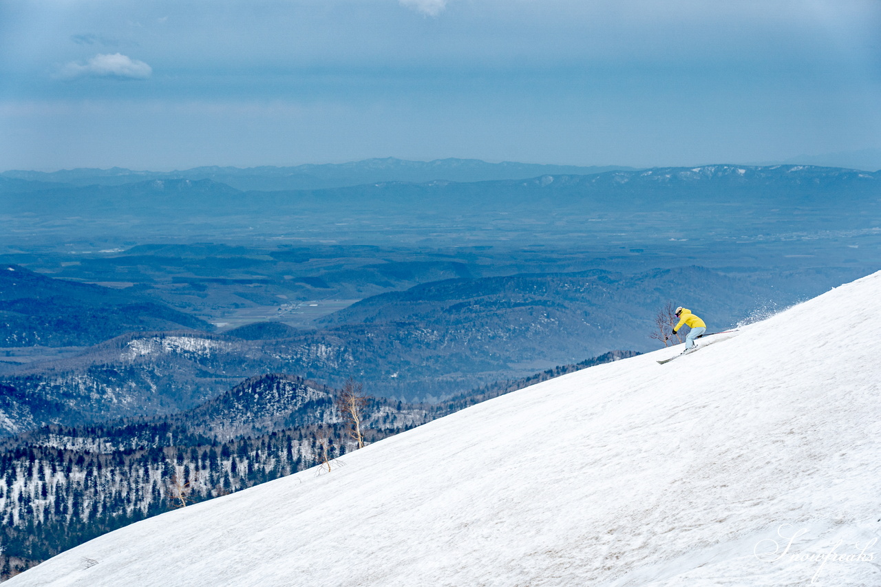 大雪山旭岳ロープウェイ｜ 2025～2026 Season Final...。北海道でイチバン高い山『旭岳』斜面にシュプールを描いて、滑り納め。今シーズンもありがとうございました。